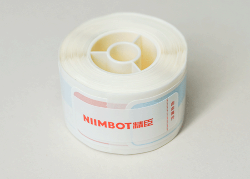 Etiquetas para cuaderno o carpeta de recuadros azules y rosa.